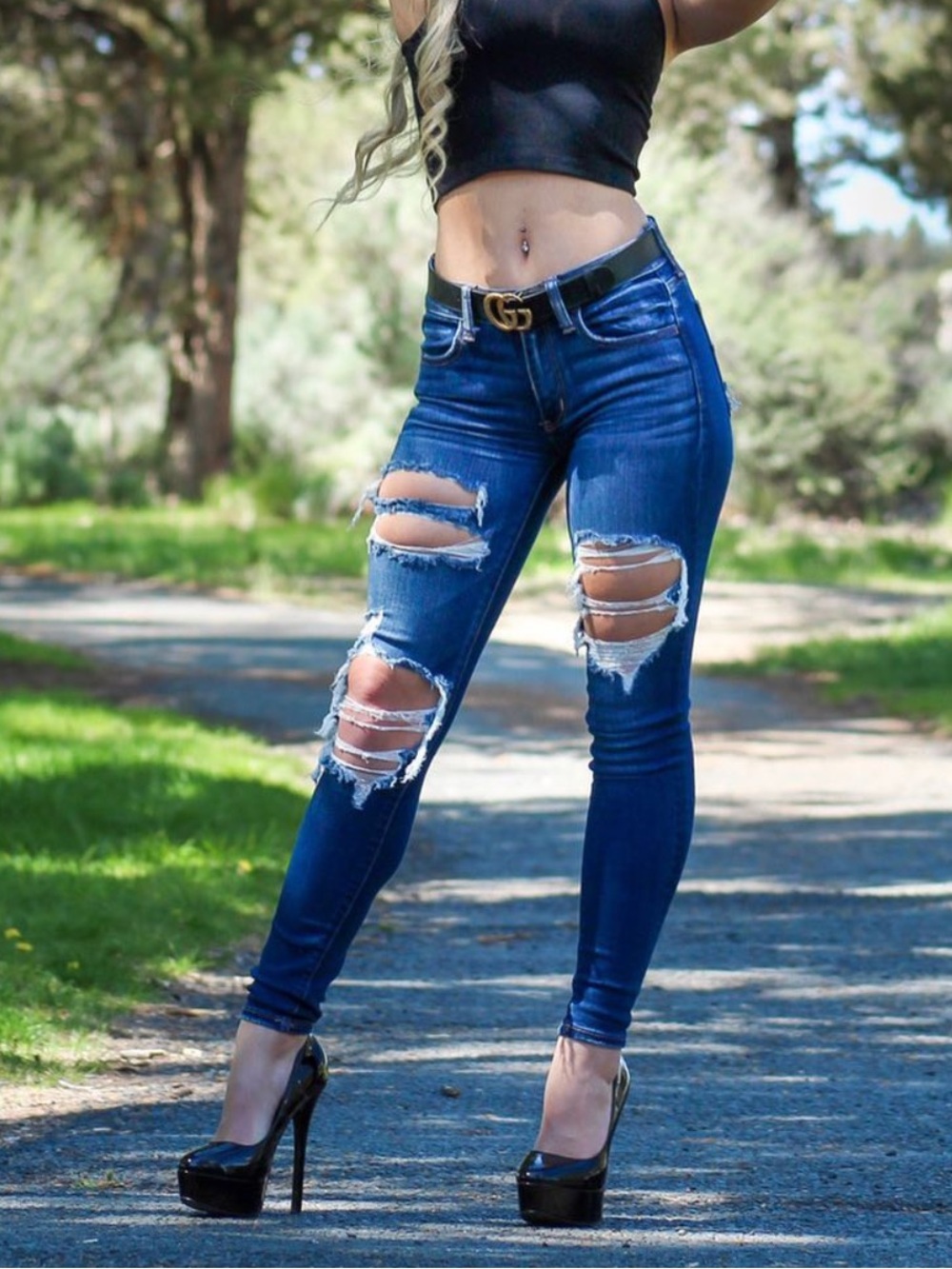 American Eagle Outfitters Super Stretch Ripped Skinny Jeans